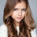 Lucia Lewis