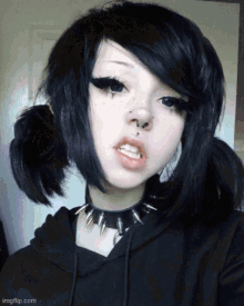 Rosalie Maverix