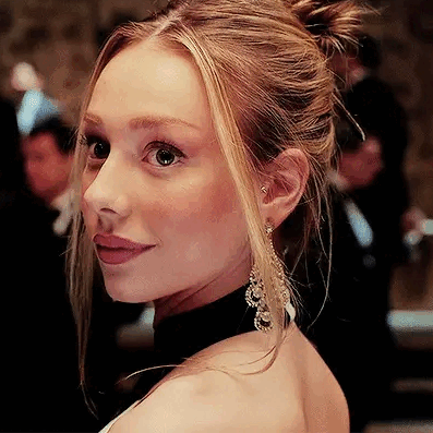 Aurora Swan