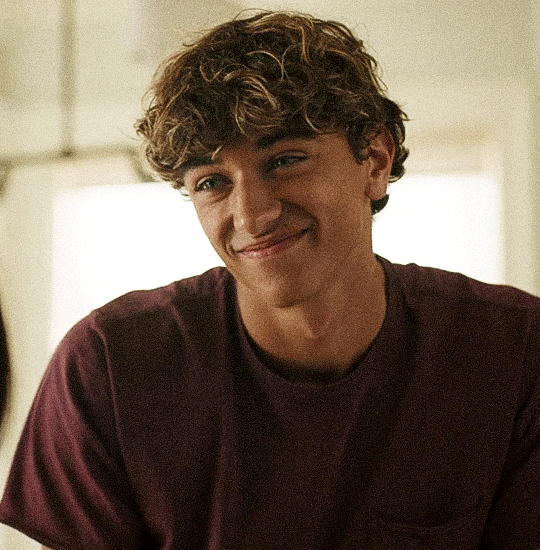 Elliot Greaves